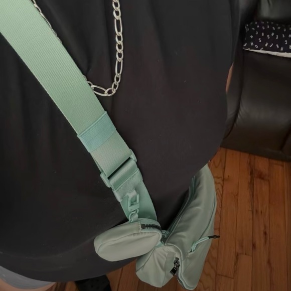 Iris & Rainbow: pockets full of hope crossbody purse - Picture 8 of 12